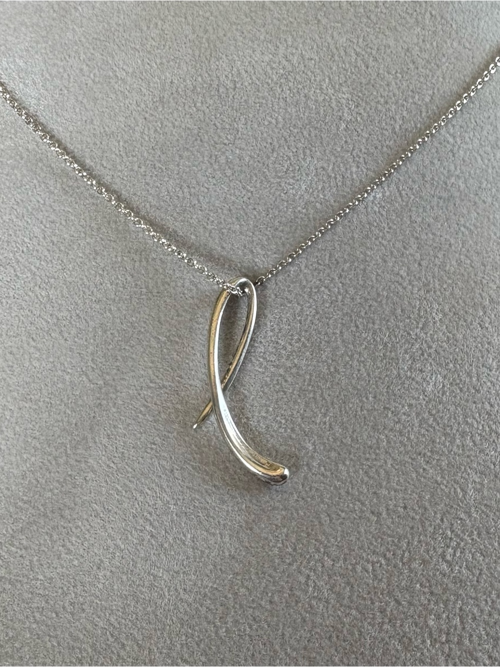 Tiffany & Co. Peretti Sterling Silver letter L pendant necklace 16” chain